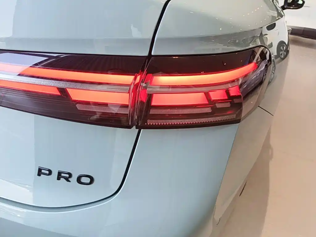 Volkswagen Passat 2026 2026 Pro 380TSI Starlight Dragon Prestige Edition