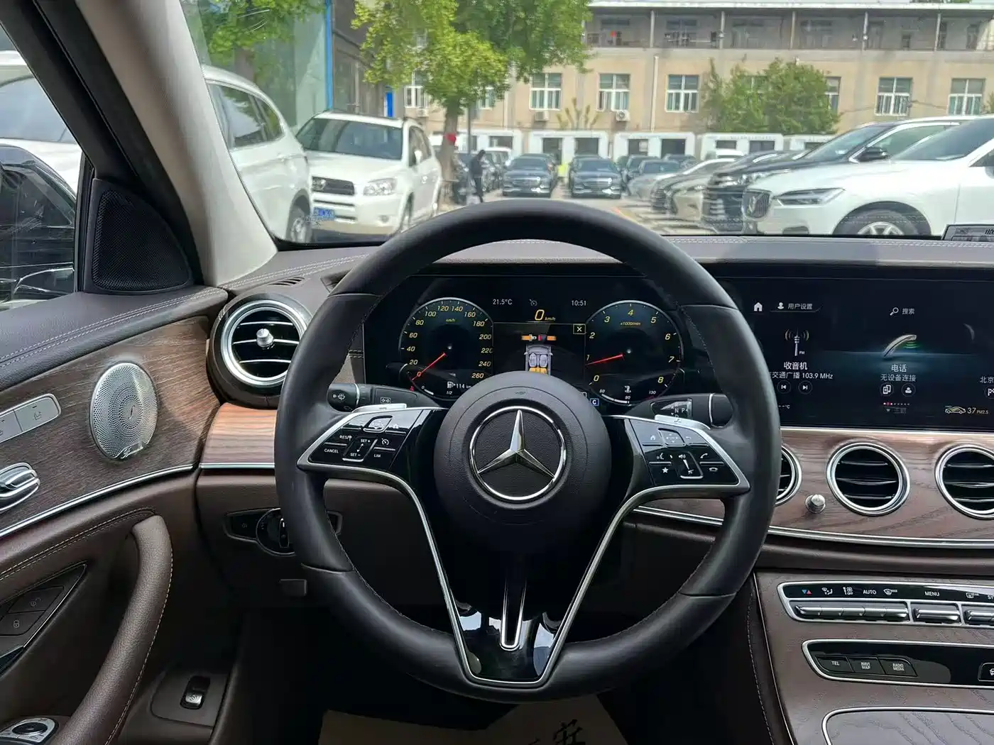 Mercedes-Benz E-Class 2022 E 300 L Luxury фото 24