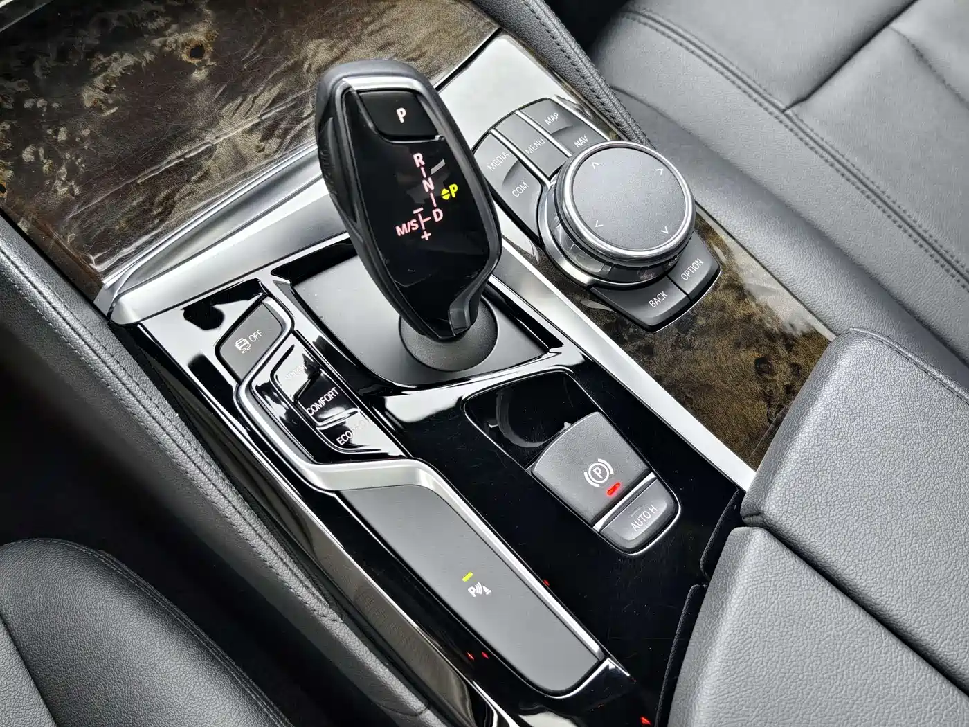 BMW 5 Series 2018 525Li M Sport Package фото 12