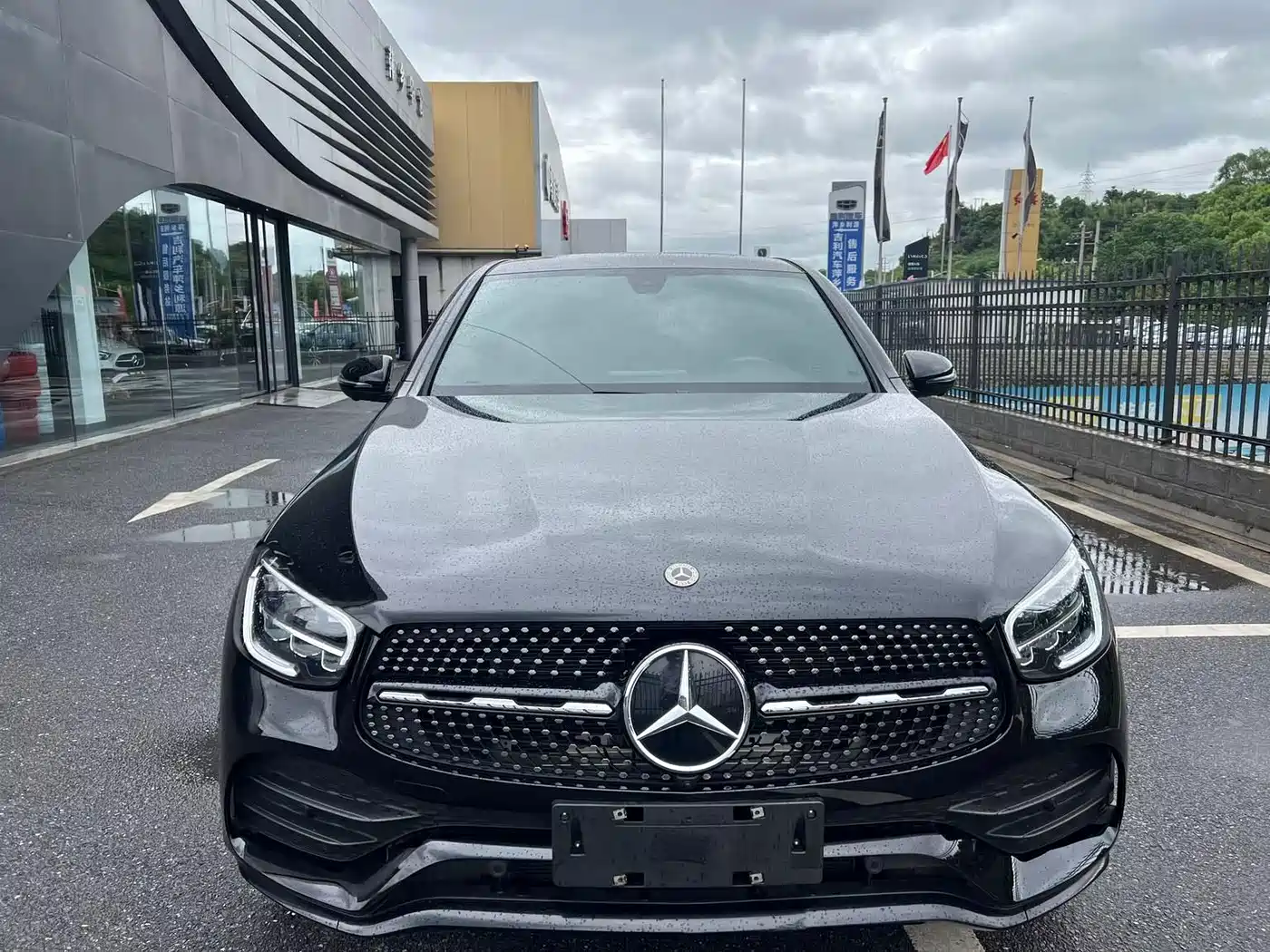 Mercedes-Benz GLC Coupe 2022 2022 GLC 260 4MATIC Coupe SUV