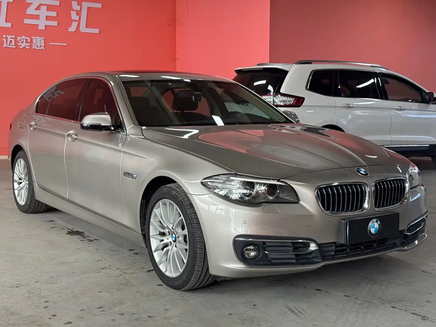 BMW 5 Series 2014 525Li Luxury Design Package фото 3