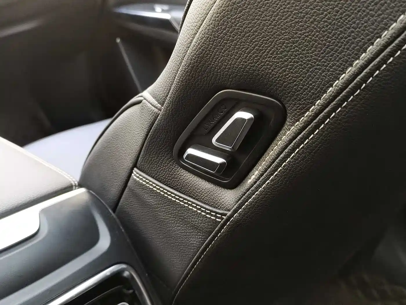 Lynk & Co 01 2019 2.0T 2WD Pro Edition China V фото 16