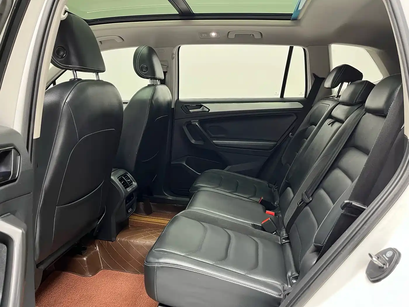 Volkswagen Tiguan L 2017 380TSI Automatic 4WD Luxury Edition фото 5