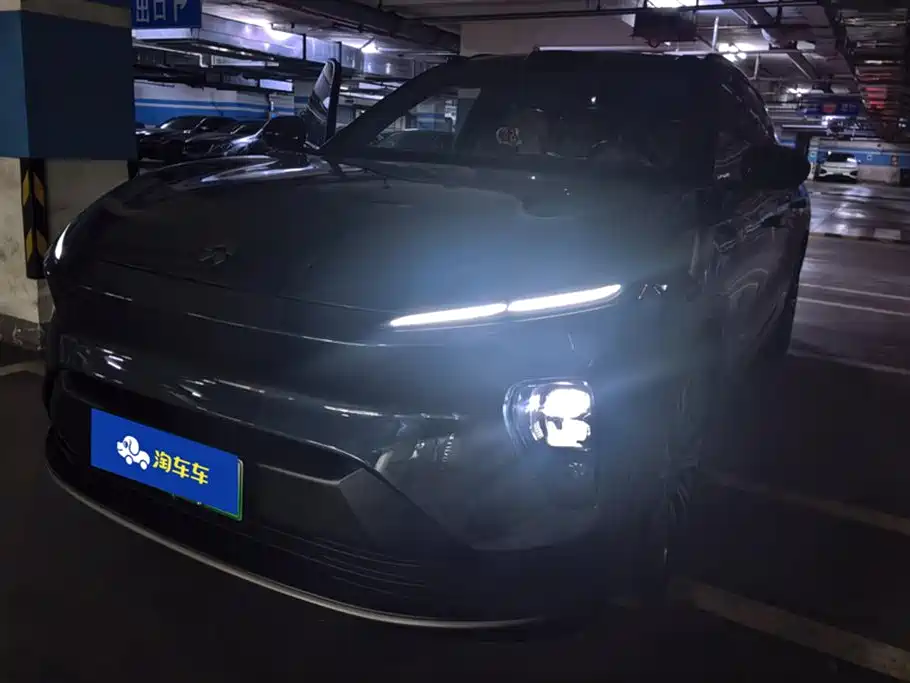NIO ES8 2023 75kWh Executive Edition