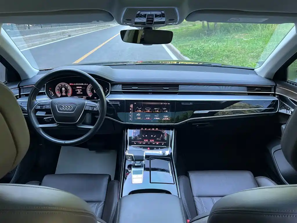 Audi A8 2019 A8L 50 TFSI quattro Comfort фото 9