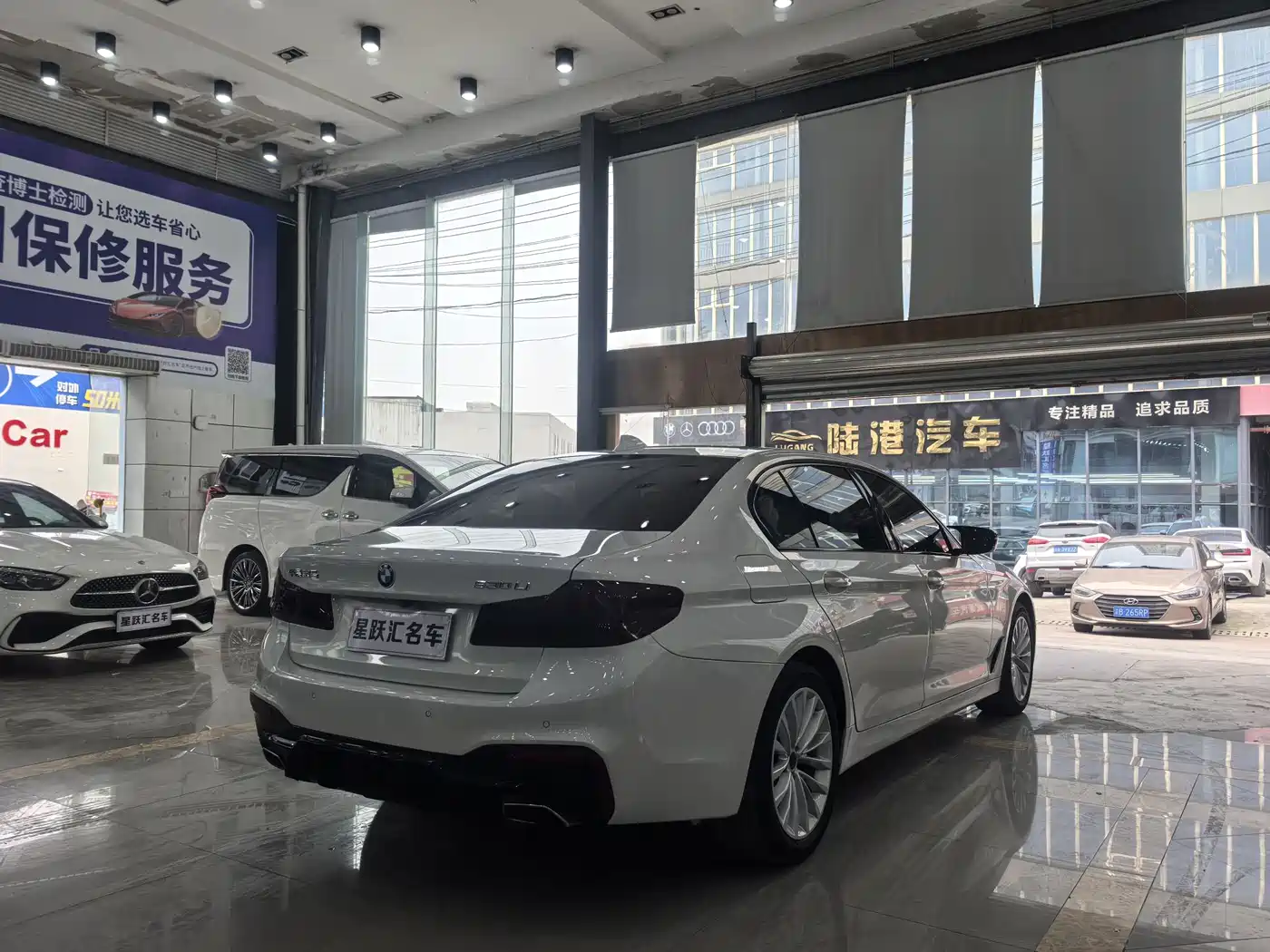 BMW 5 Series 2019 525Li Luxury Package фото 6