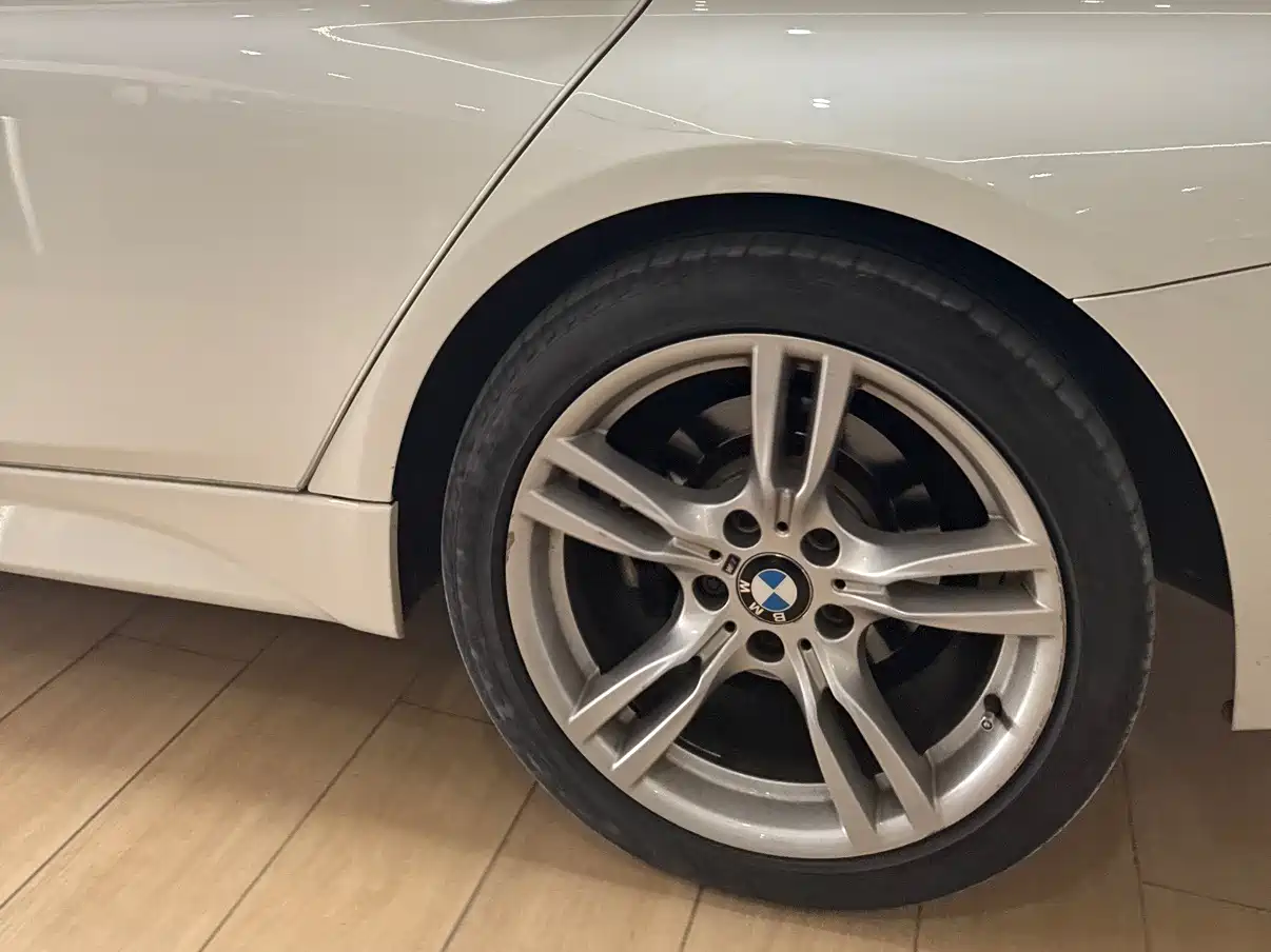 BMW 3 Series 2018 320i M Sport Package фото 4