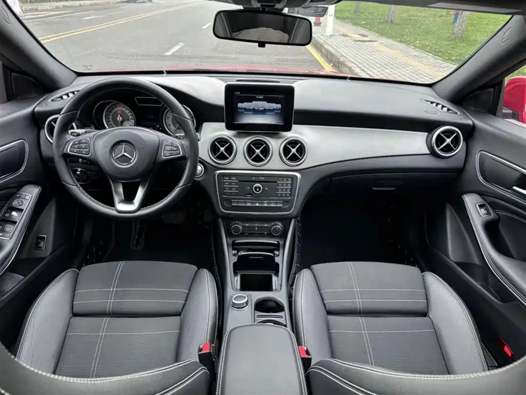 Mercedes-Benz CLA (Import) 2016 Facelift CLA 200 Sport фото 15