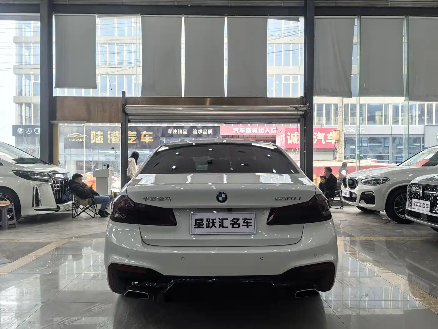 BMW 5 Series 2019 525Li Luxury Package фото 5