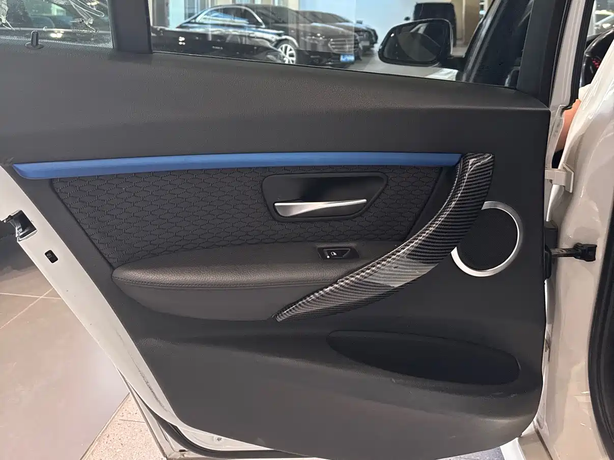 BMW 3 Series 2018 320i M Sport Package фото 7