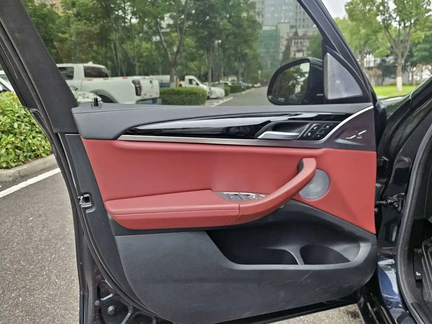 BMW iX3 2022 Innovation Leader фото 24