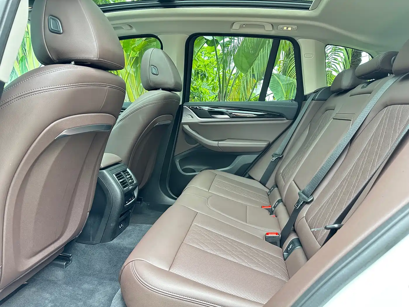 BMW iX3 2022 Leading Edition фото 11