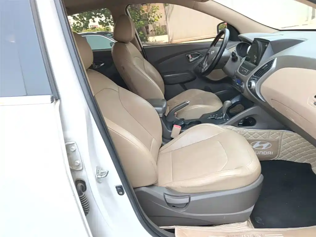 Hyundai Beijing Hyundai ix35 2015 2.0L Automatic 2WD Smart Type China IV фото 24