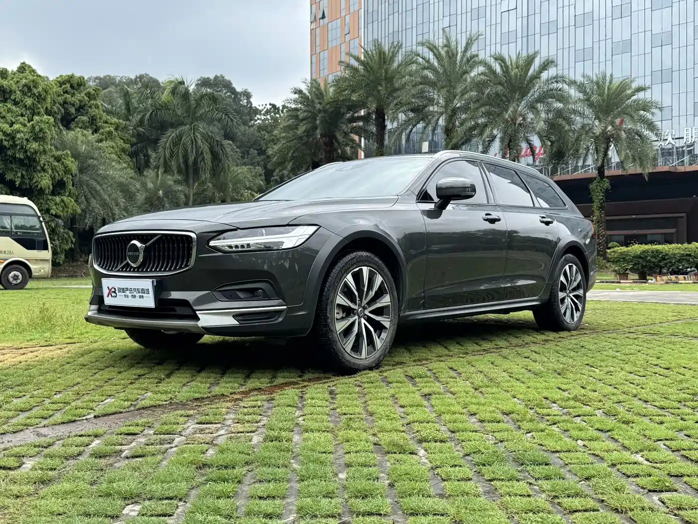 Volvo V90 2021 2021 Model Cross Country B5 AWD Smart Edition