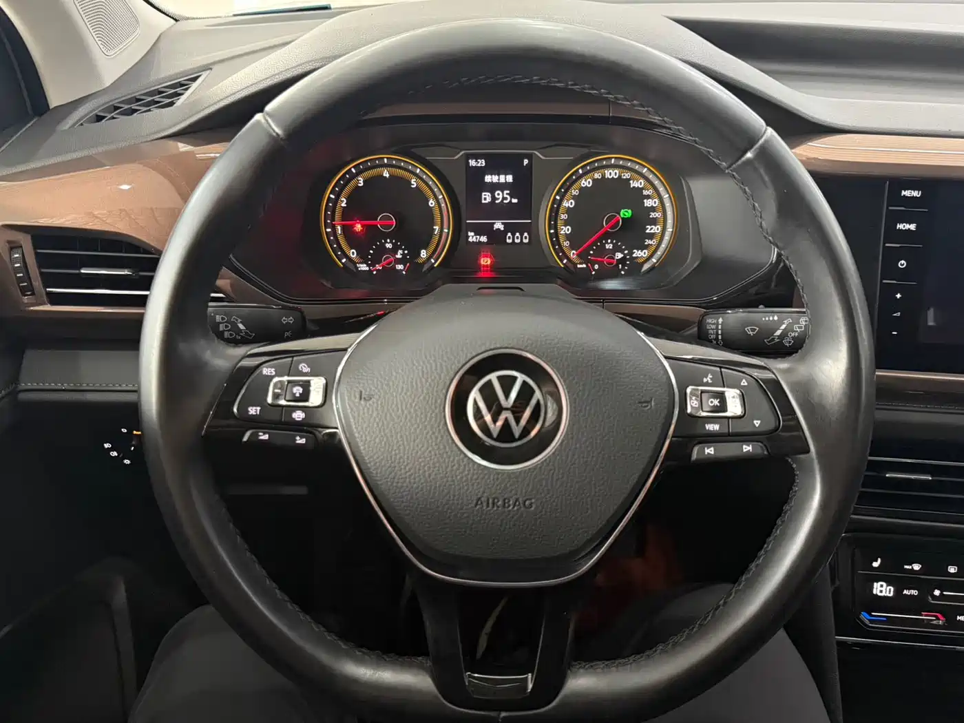 Volkswagen Tharu 2021 280TSI 2WD Luxury Plus фото 14