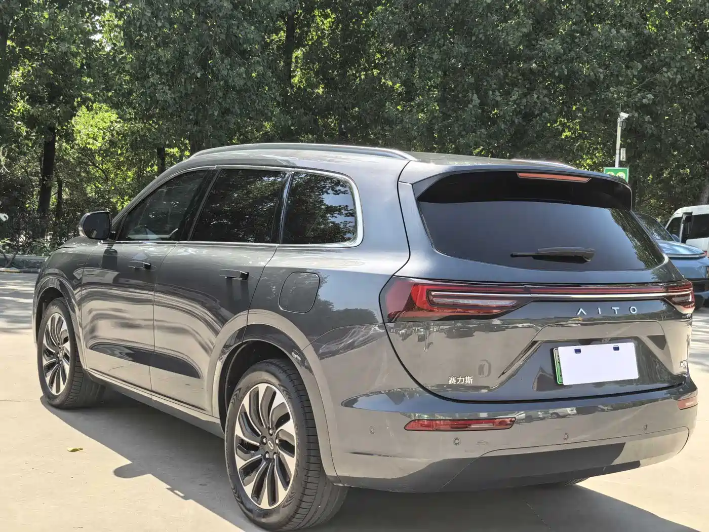 AITO Wenjie AITO M7 2024 1.5T RWD Plus 5-Seater фото 15