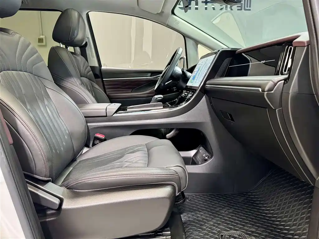 GAC TRUMPCHI TRUMPCHI M8