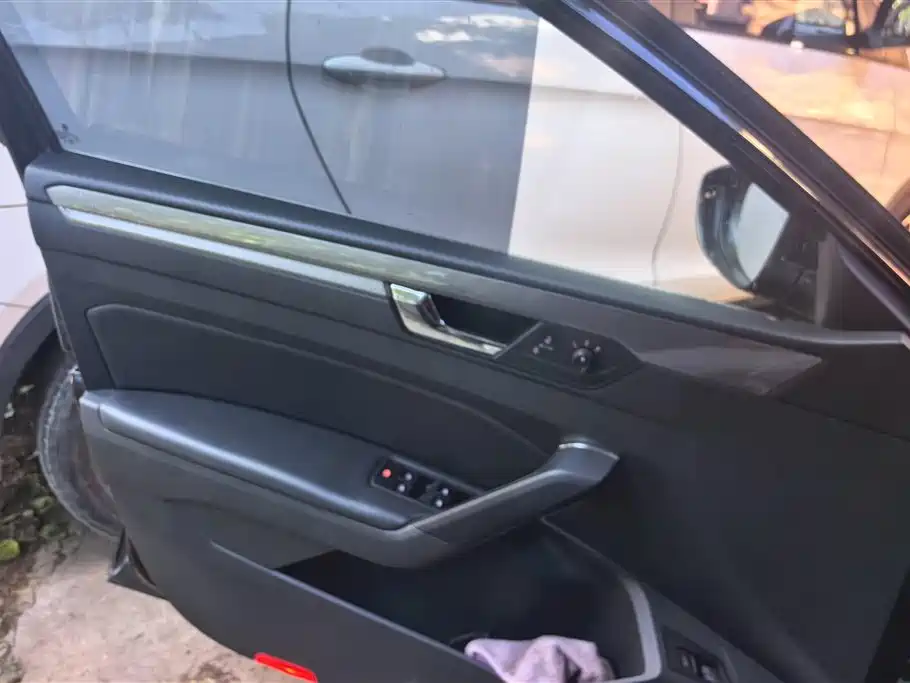Volkswagen Passat 2016 330TSI DSG Honor Edition фото 7