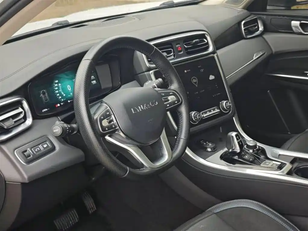 Lynk & Co 01 EM-P 2018 1.5T PHEV Jin Pro China V фото 12