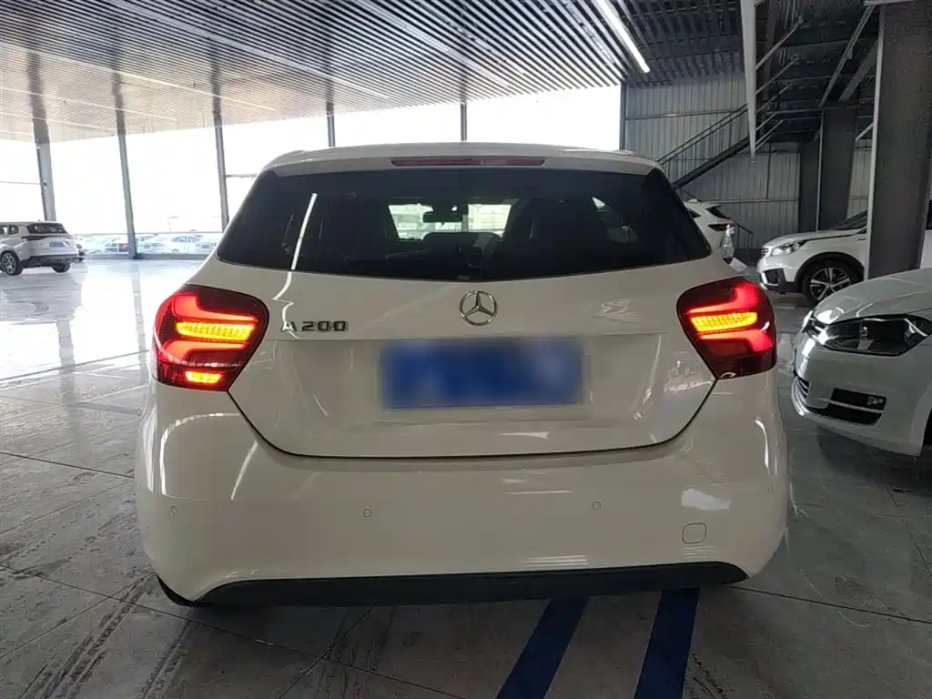 Mercedes-Benz A-Class (Import) 2017 Facelift A 200 Dynamic фото 6