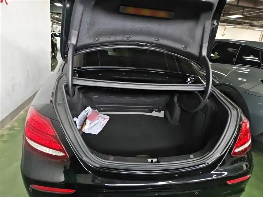 Mercedes-Benz E-Class 2018 E 200 L Sport фото 19
