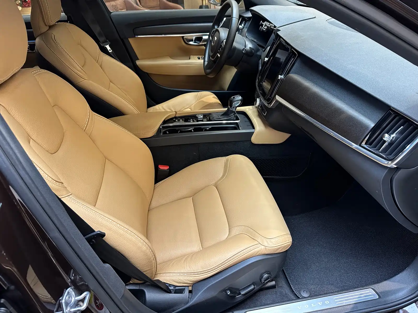 Фото 12 - Volvo V90