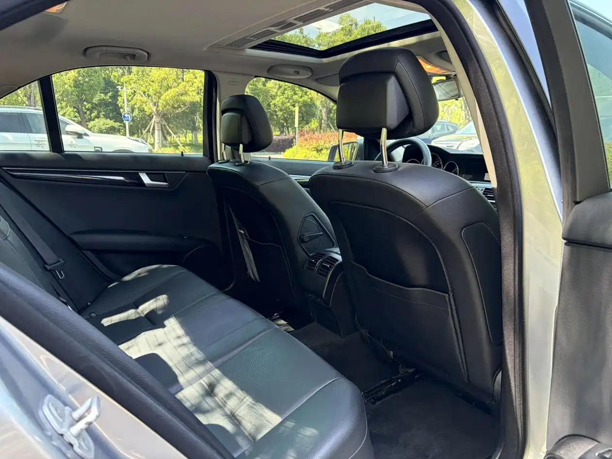 Mercedes-Benz C-Class 2013 C 180 Classic Grand Edition фото 6