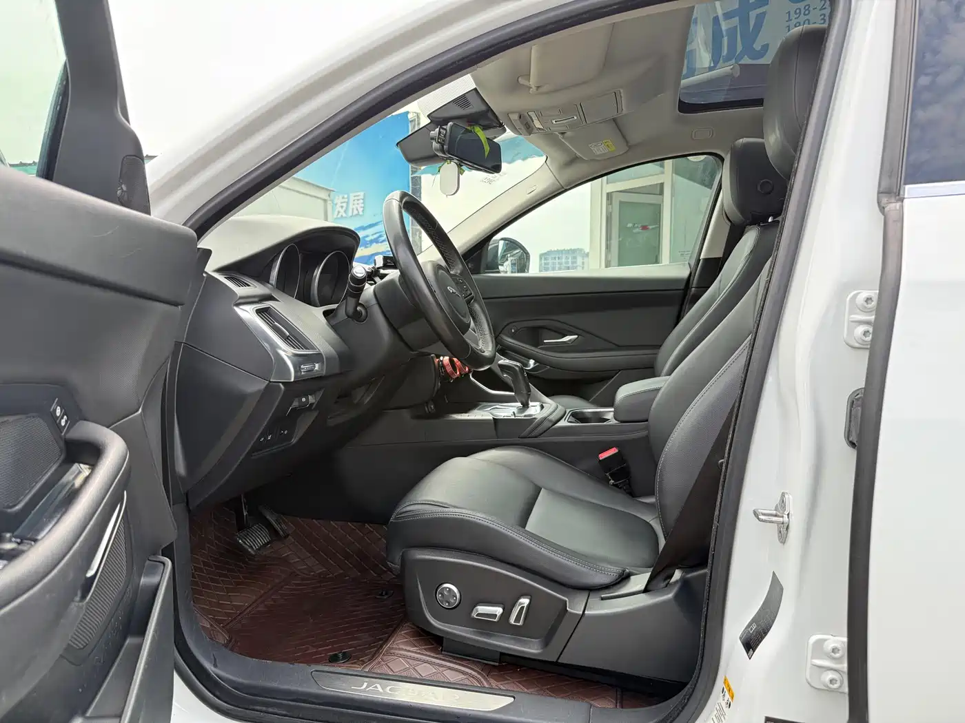 Jaguar E-PACE 2018 Model P200 China V фото 4