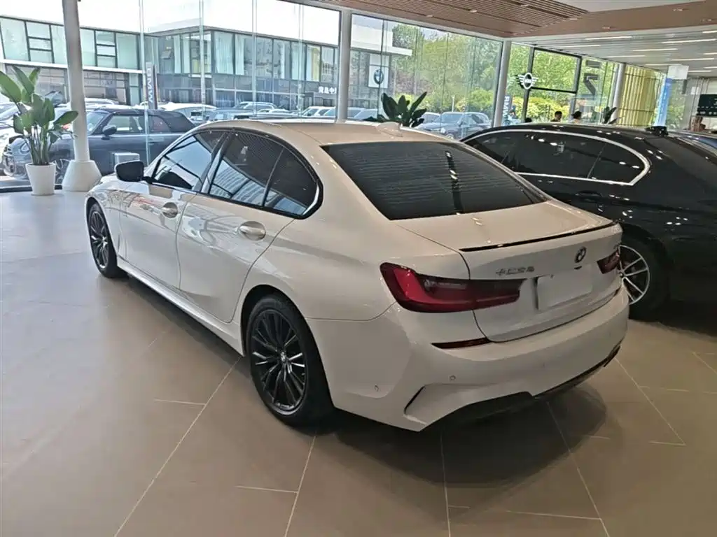 BMW 3-SERIES