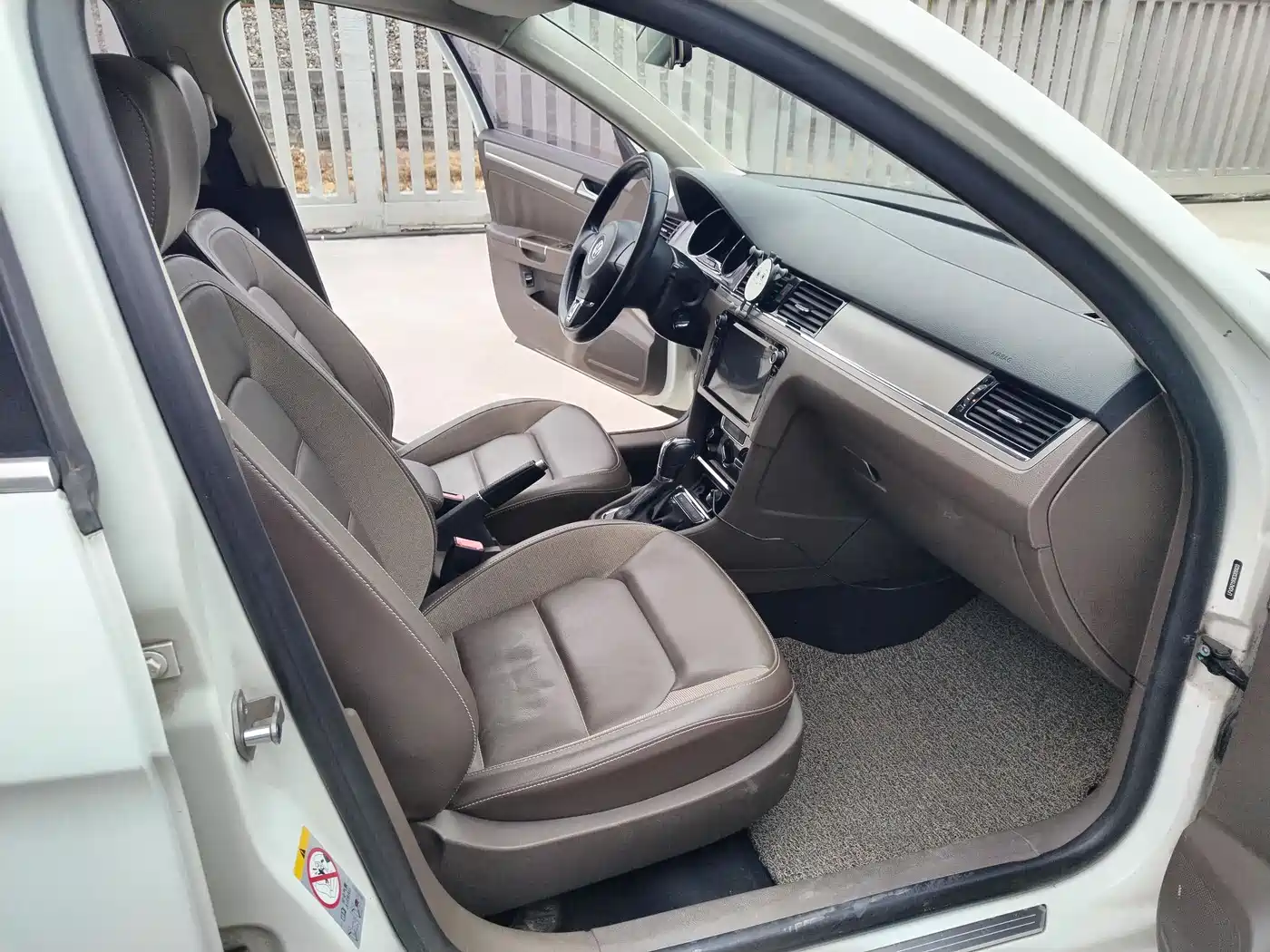 Volkswagen Bora 2014 1.6L Automatic Comfort Edition фото 9