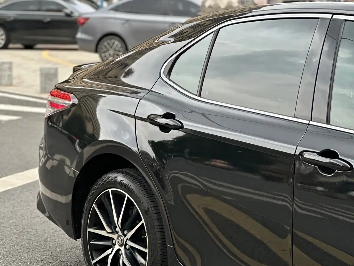 Toyota Camry 2021 Hybrid 2.5HS Fashion Edition фото 18