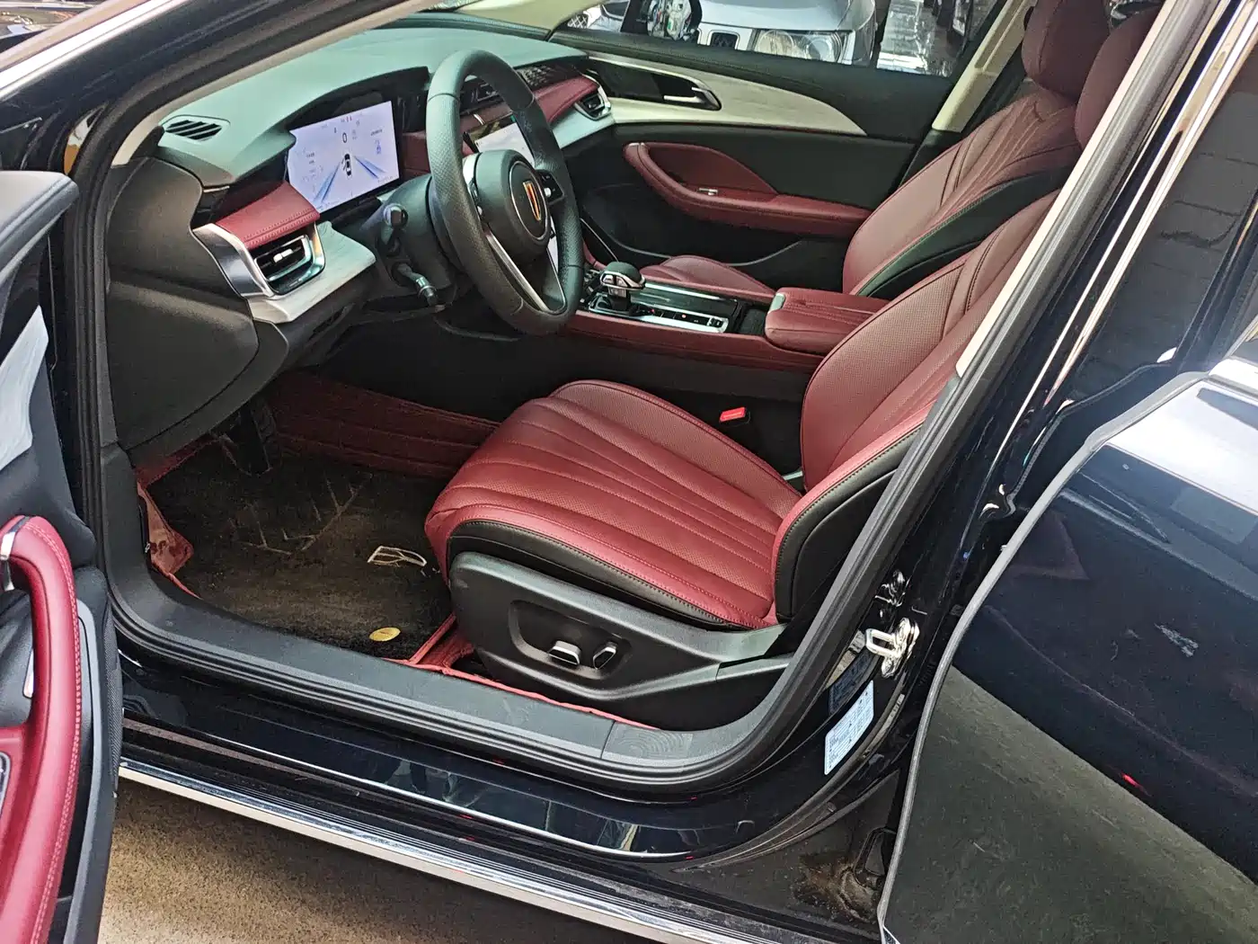 Hongqi H5 2025 2.0T Automatic Flag Celebration 500,000 Units Anniversary Edition фото 9