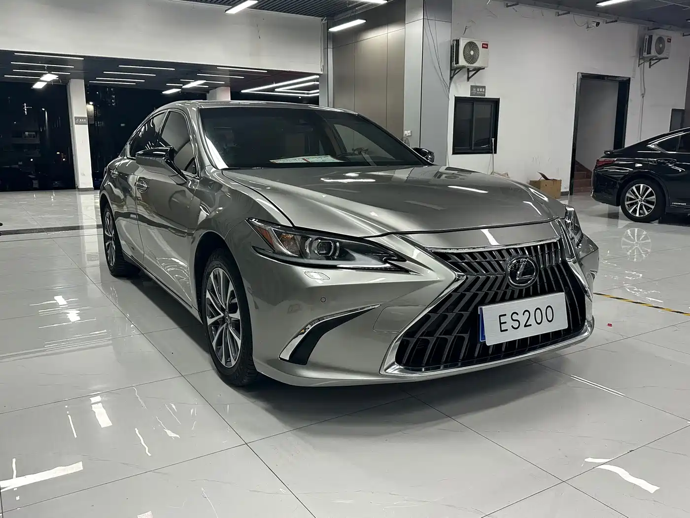 Lexus ES 2024 200 Premium Edition