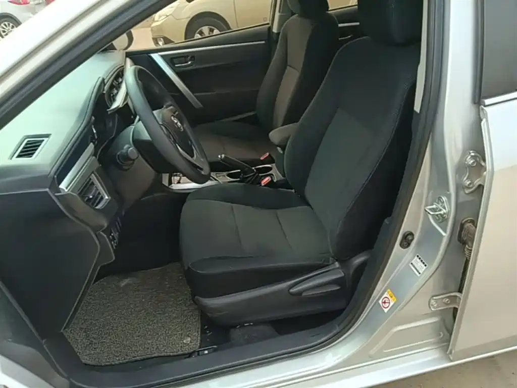 Toyota Corolla 2017 Facelift 1.6L S-CVT GL фото 15