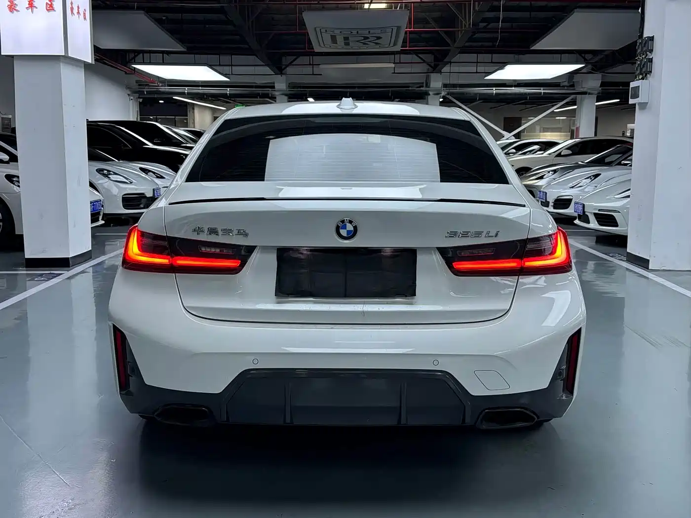BMW 3 Series 2023 325Li M Sport Black Night Package фото 17