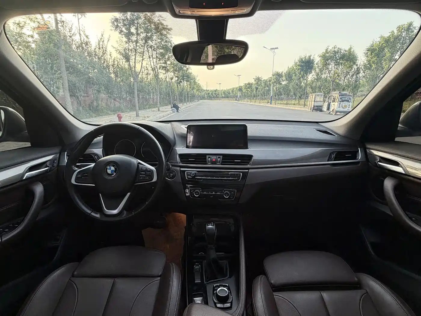 BMW X1 2019 sDrive18Li Premium Model фото 12