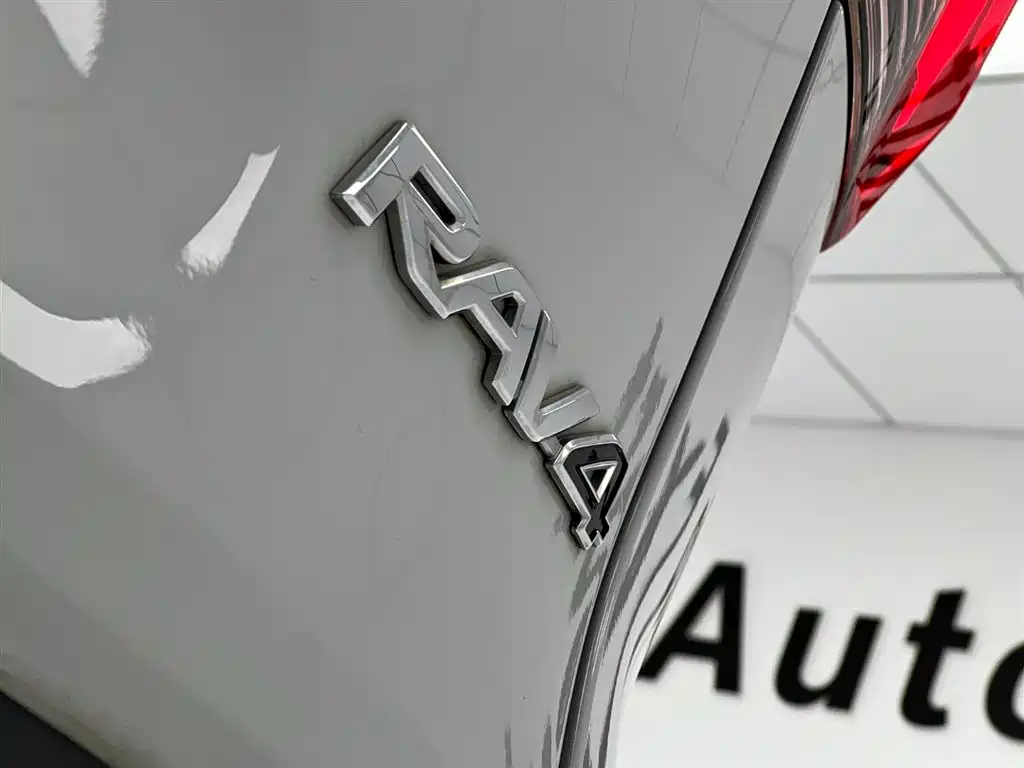 Toyota RAV4 Rongfang 2022 2.0L CVT 2WD Trend Edition фото 13