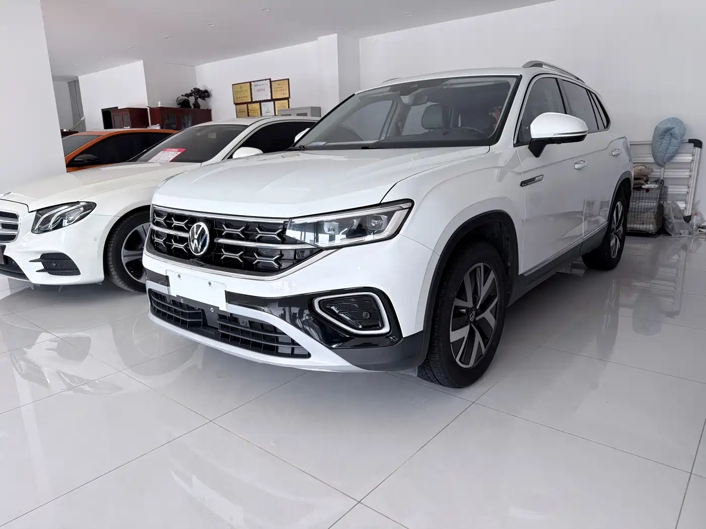 Volkswagen Tayron 2023 330TSI 2WD Luxury Plus Advanced Edition фото 2