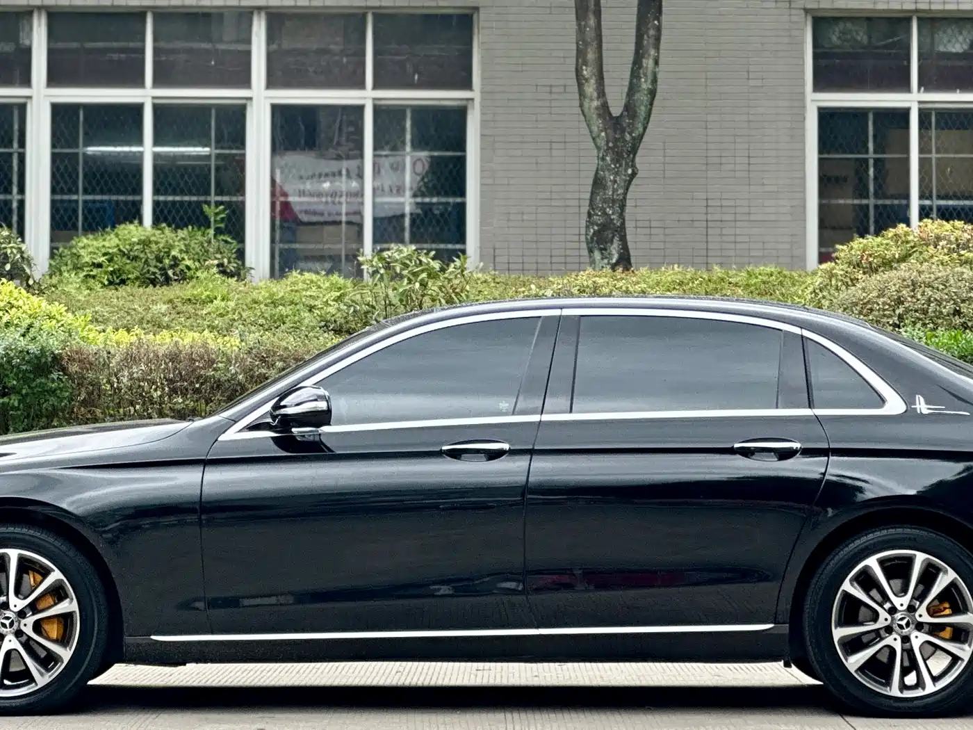 Mercedes-Benz E-Class 2017 E 300 L Luxury фото 8