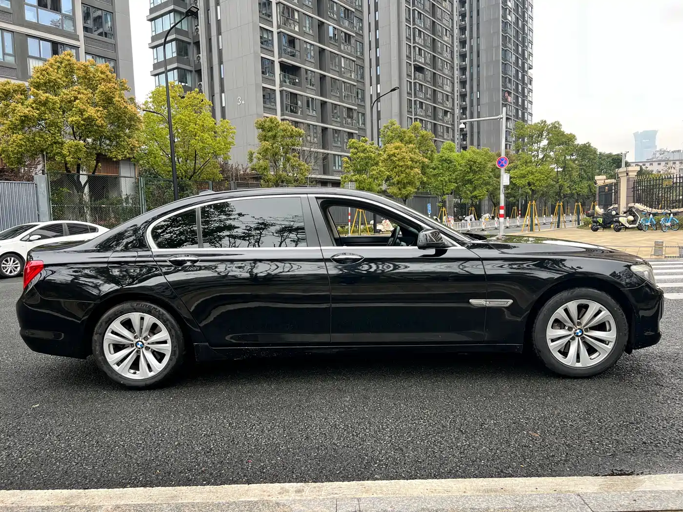 BMW 7 Series 2011 730Li Elegance фото 4
