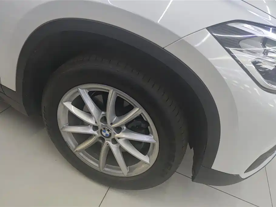 BMW X1 2019 sDrive18Li Fashion Model фото 6