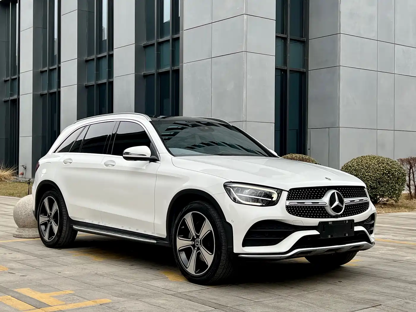 MERCEDES-BENZ GLC