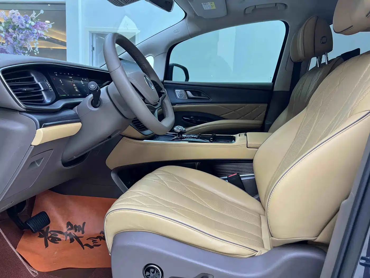 Denza D9 2022 DM-i 970 AWD Flagship фото 6