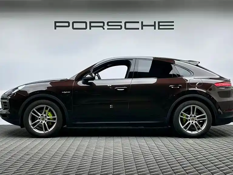 Porsche Cayenne New Energy 2020 Cayenne E-Hybrid Coupé 2.0T фото 4