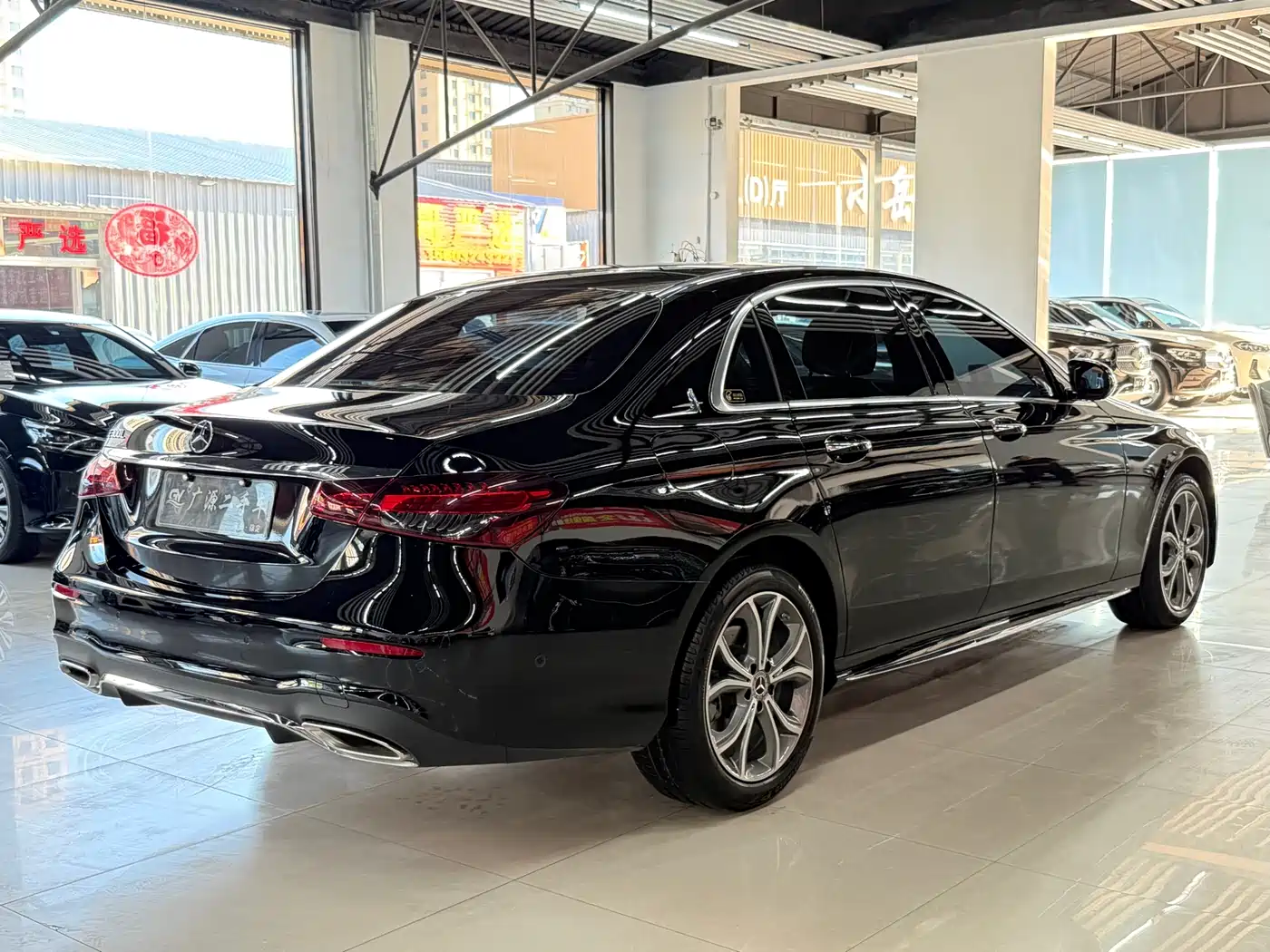 Mercedes-Benz E-Class 2023 E 300 L Sport Fashion фото 4