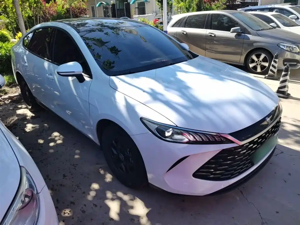 BYD Qin PLUS 2025 DM-i Smart Drive 55KM Leader фото 4