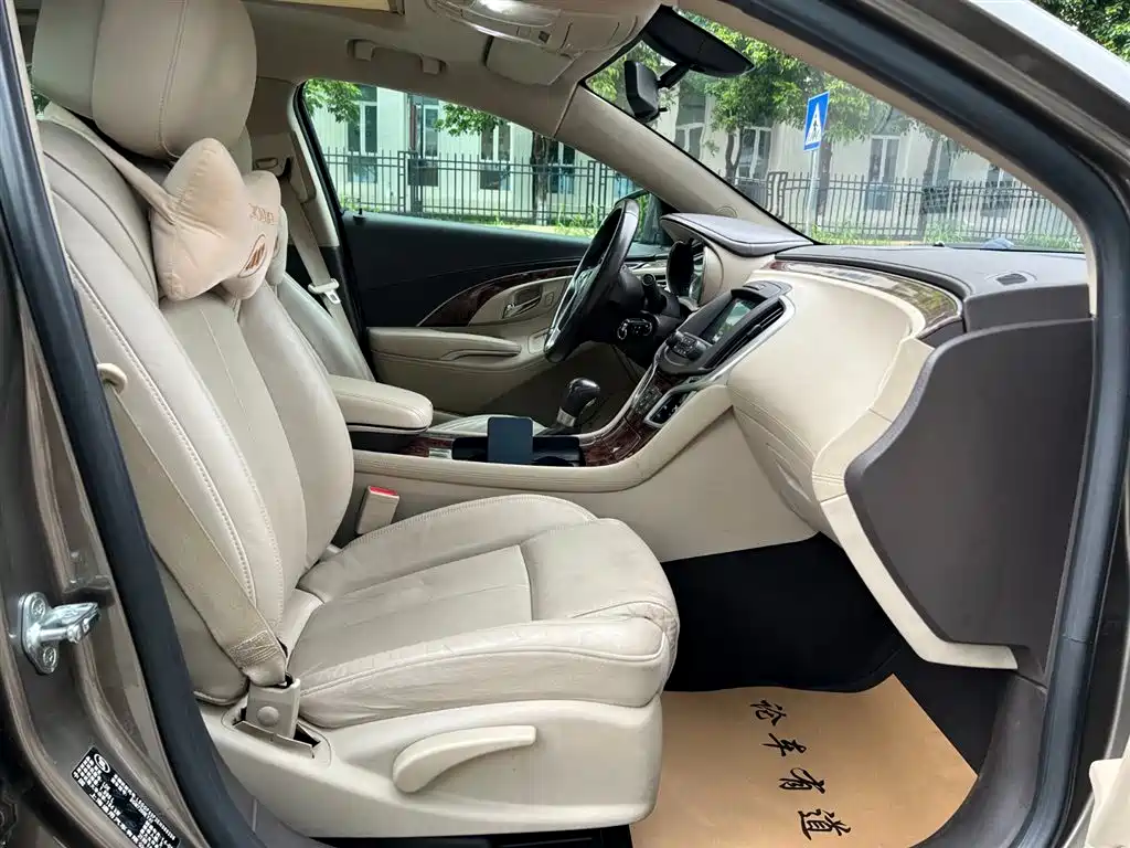 Фото 20 - Buick LaCrosse