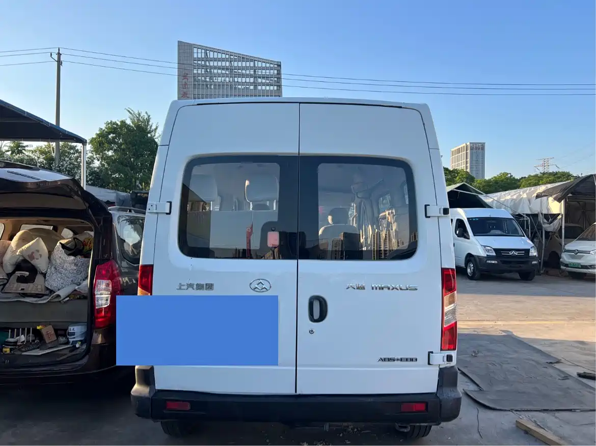 SAIC Maxus Xintu V80 2017 2.5T Manual Shangjie Edition China IV Short Wheelbase Medium Roof 9 Seats фото 10