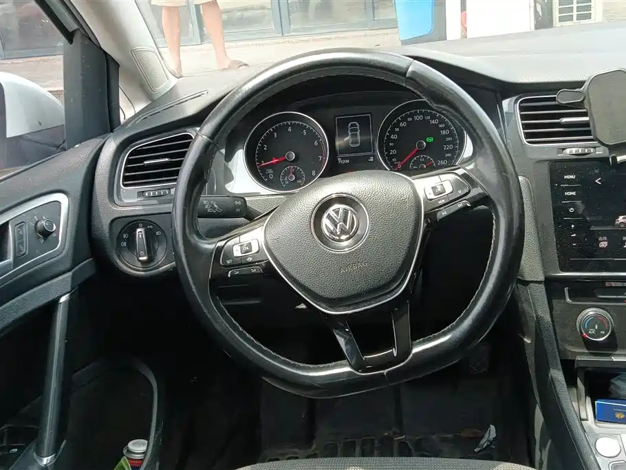Volkswagen Golf 2020 Beloved Edition 280TSI DSG Comfort фото 15