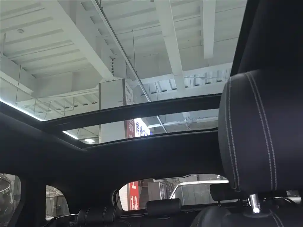 Land Rover Range Rover Velar 2018 P380 R-DYNAMIC SE фото 18